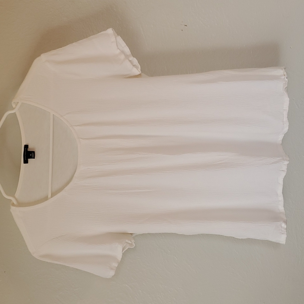 Ann Taylor textured white tshirt